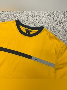 Vintage Nike Mini Swoosh Yellow Shirt Size XL Y2K Active Casual Short Sleeve